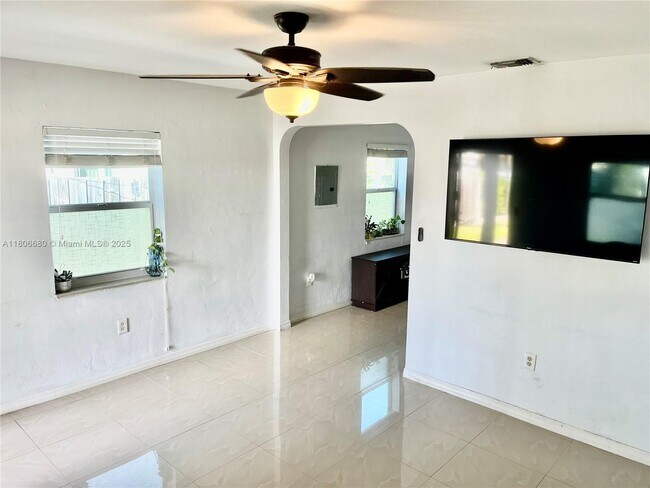 Foto del edificio - 3135 SW 64th Ave