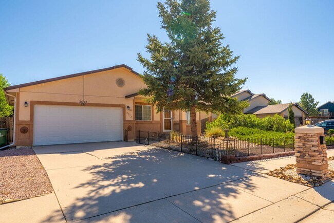 Foto del edificio - ***MOVE IN SPECIAL*** $500 OFF 1st MONTH'S...