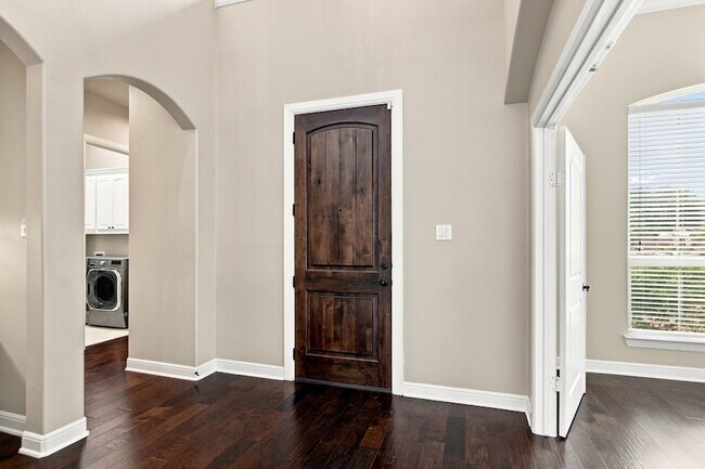 Building Photo - 1819 Park Highland Way