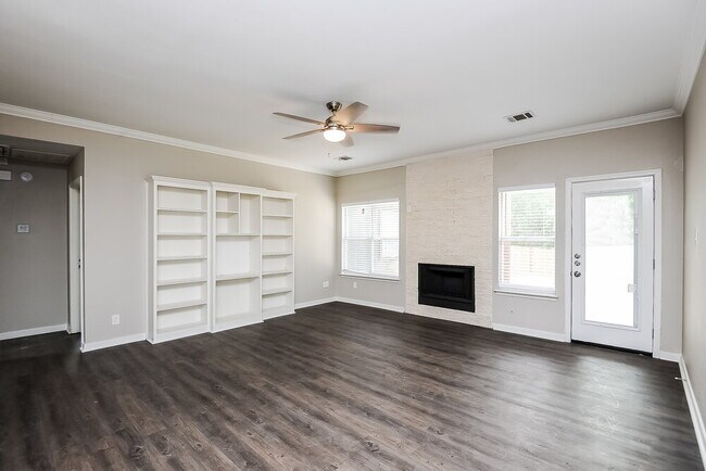 Foto del edificio - 611 Inglewood Ct