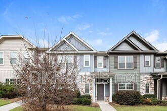 Building Photo - 245 Orchard Dr