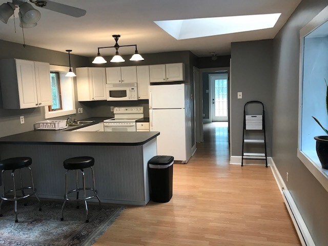 Eat-in kitchen - 152 N Leipzig Ave