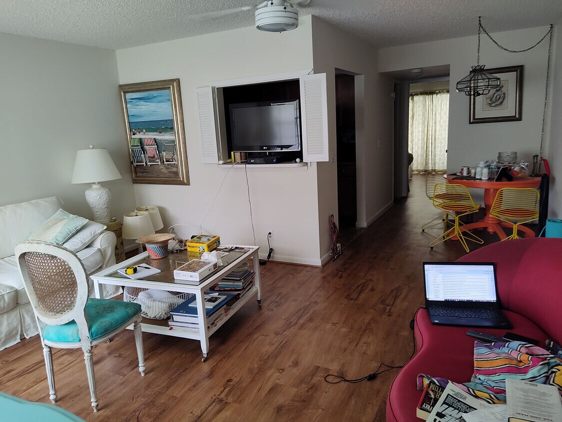 Living Room - 134 Mansfield D