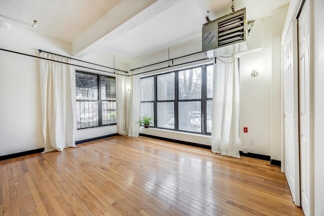 Photo - 2 Union St Apartment