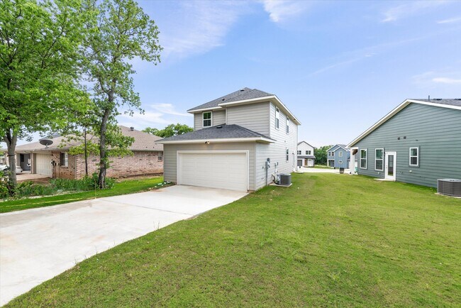 Building Photo - 1230 Elm Ct