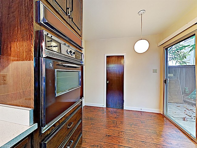 Building Photo - 20 Tamalpais Ave