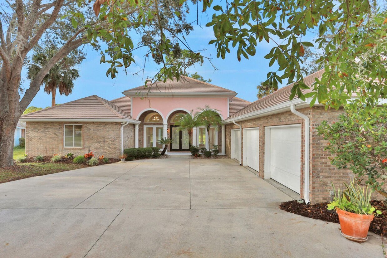 Foto principal - 3/2.5 in Pelican Bay