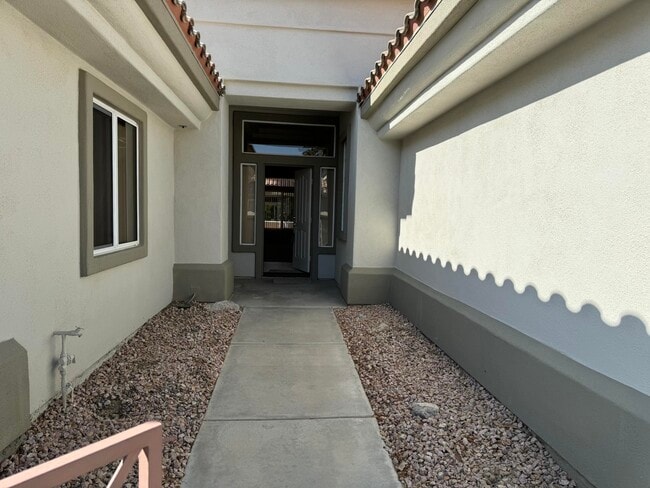 Building Photo - 78417 Willowrich Dr