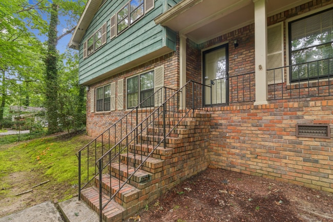 Building Photo - 2600 Lantern Ln