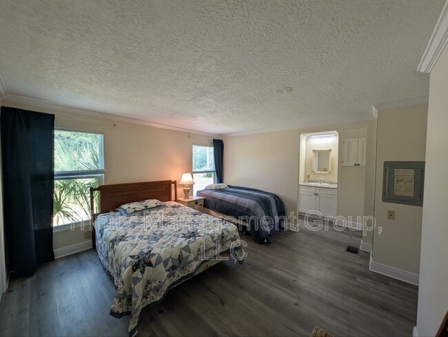 Foto del edificio - 3276 Hargrove St