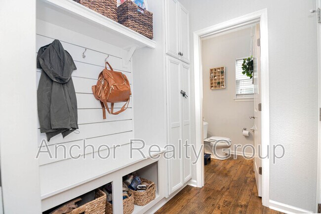 Foto del edificio - 5025 Shell Cove Ln
