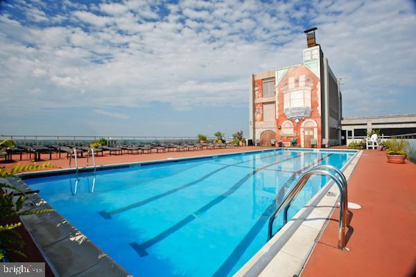 Building Photo - 224 W Rittenhouse Sq