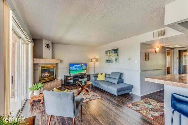 Building Photo - 1 br, 1 bath  - 4800 N Stanton St Unit 80