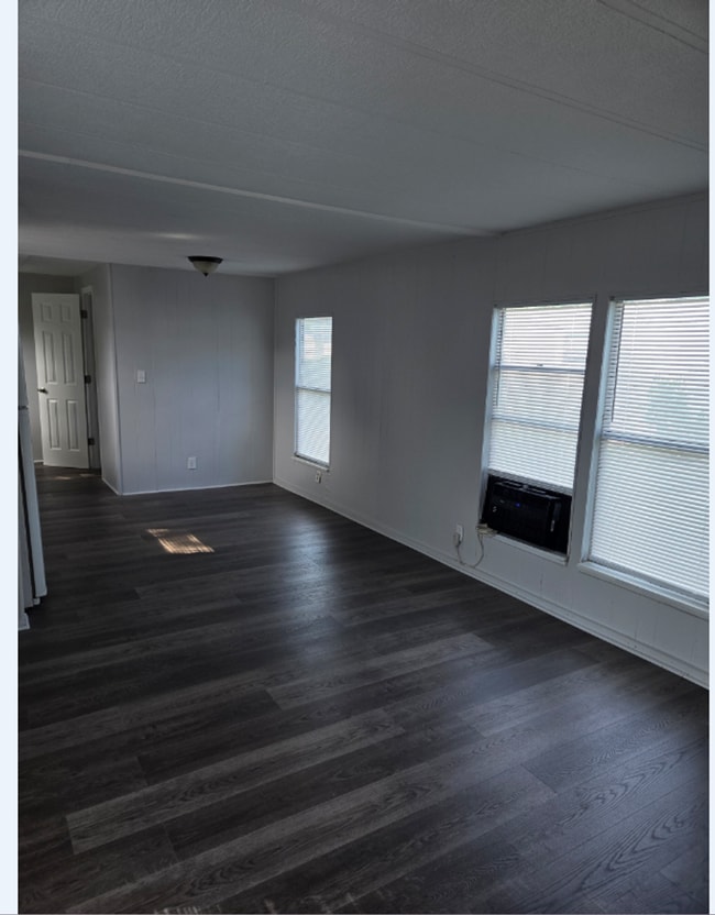 Foto del edificio - 2 Bedroom 1 Bath Mobile Home