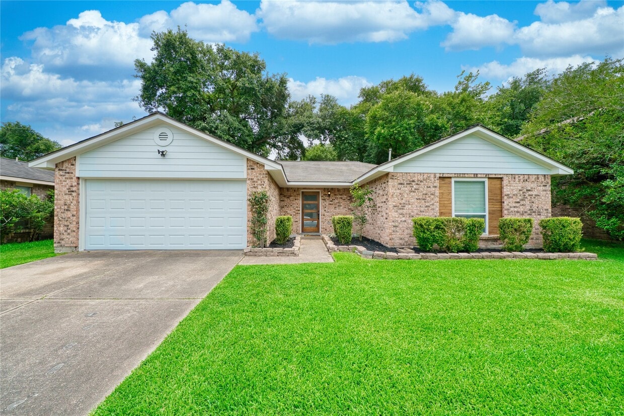 Foto principal - 3034 Becket St