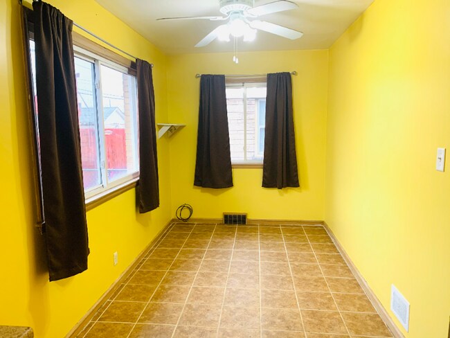 Building Photo - 6509 W Villard Ave