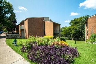 Building Photo - 515 Basswood Ave