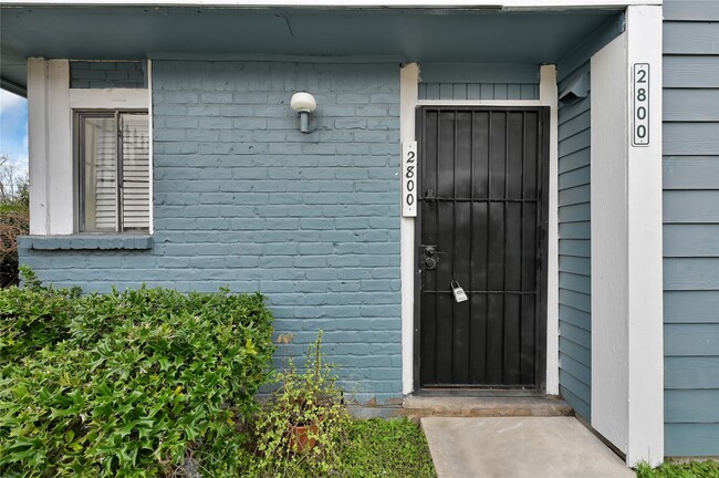 Foto del edificio - 8405 Wilcrest Dr