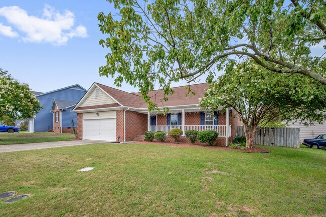 Building Photo - 703 Fairbluff Dr