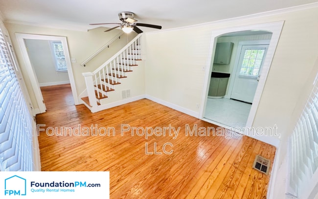 Building Photo - 589 Loeb St