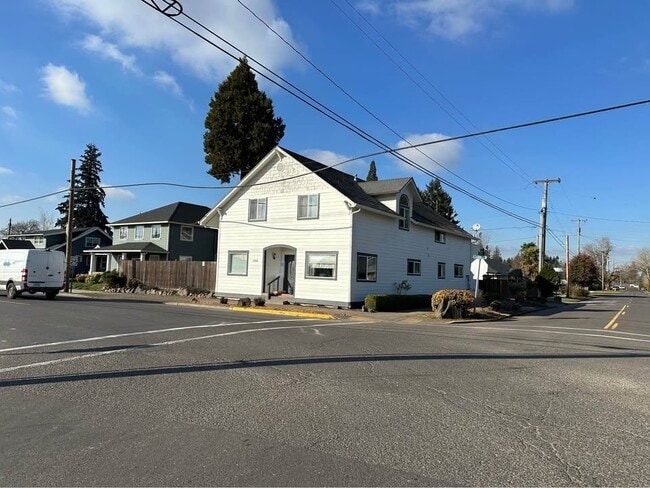 Building Photo - 3289 3rd St