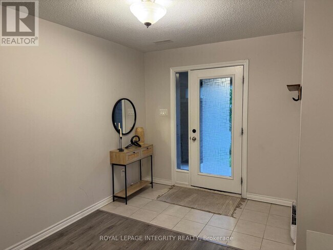 Photo du bâtiment - 96 Feathertop Ln