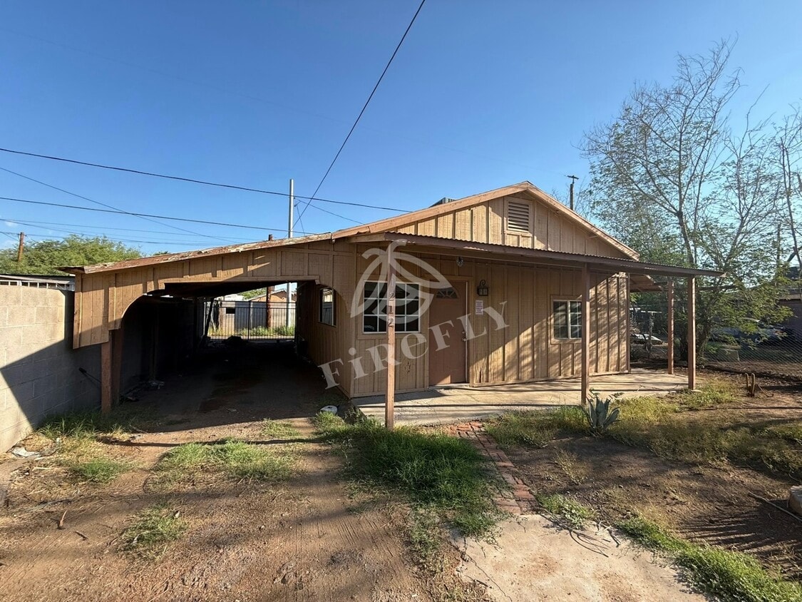 Primary Photo - 1212 E Taylor St