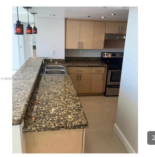 Building Photo - 7601 E Treasure Dr