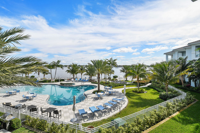 Foto del edificio - 2 Water Club Way