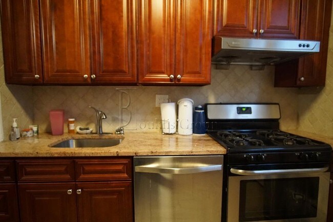 Foto del edificio - 3417 Corlear Ave