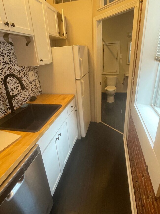 Foto del edificio - Nice, large studio in a prime location in ...