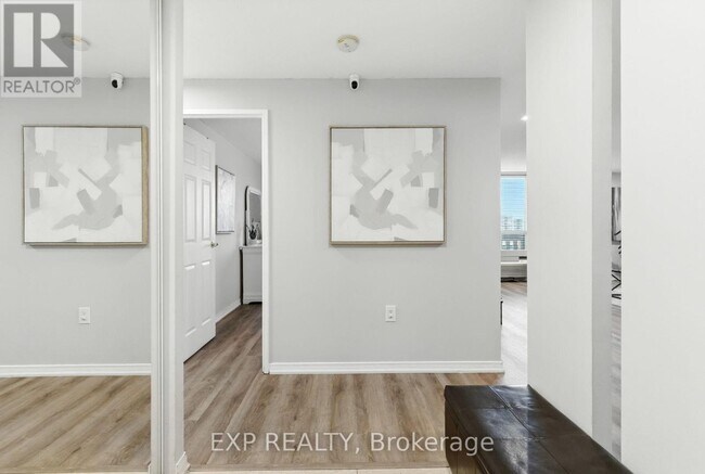 Photo du bâtiment - 6720 Glen Erin Dr