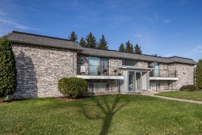 Building Photo - 2613 Brookdale Rd