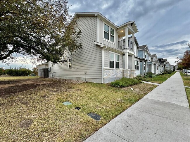 Building Photo - 2105 Arendale Dr
