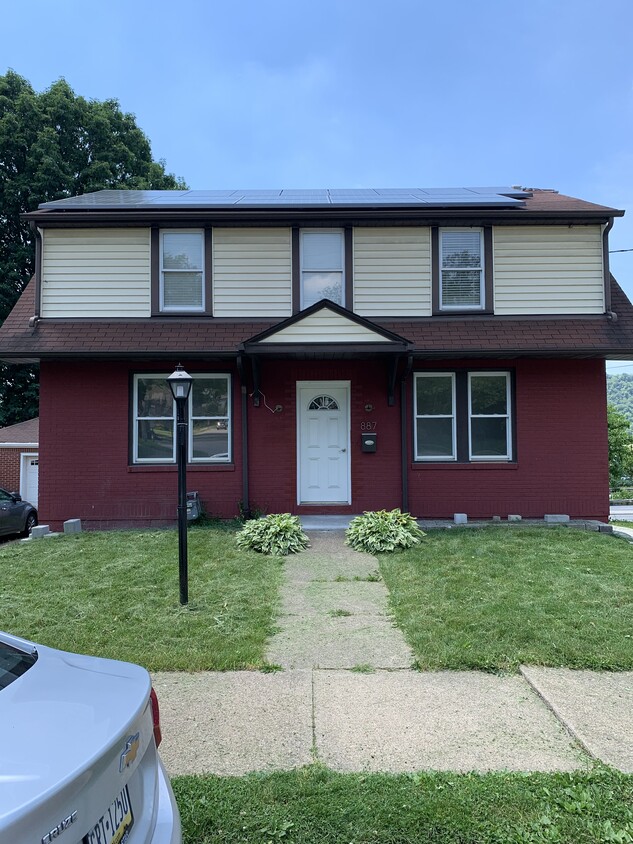 Welcome to 887 Riverview!! - 887 Riverview Ave