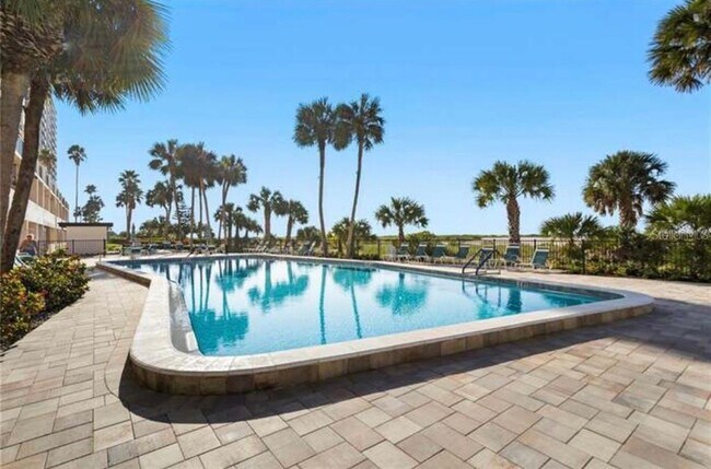 Foto del edificio - 1270 Gulf Blvd