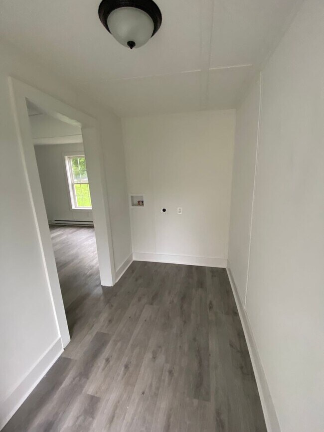 Foto del edificio - Newly remodeled home is located in Lancast...
