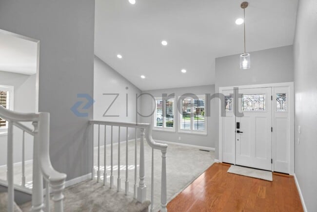 Building Photo - 1554 Gilbert Pl