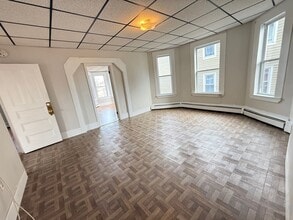 Building Photo - 72 Broadway