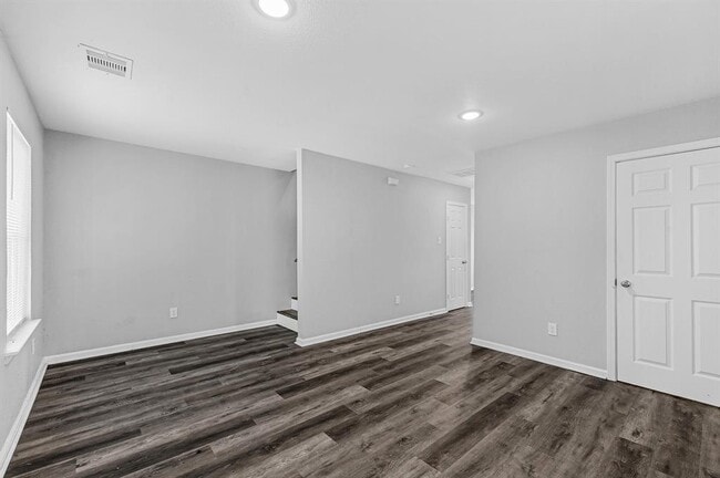 Building Photo - 513 Avenue I