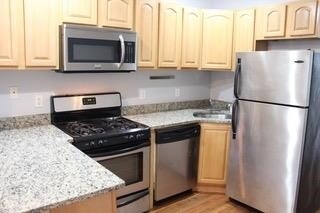 Primary Photo - 125 Hutton St