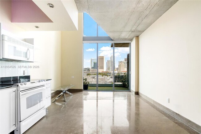 Building Photo - 690 SW 1st Ct