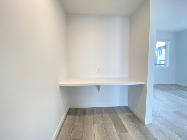 Photo du bâtiment - 6505 Country Hills Blvd NE