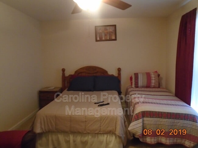 Building Photo - 4955 Sunburst Ln