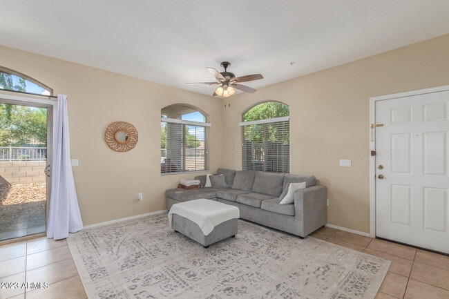 Foto del edificio - 457 N 169th Ave