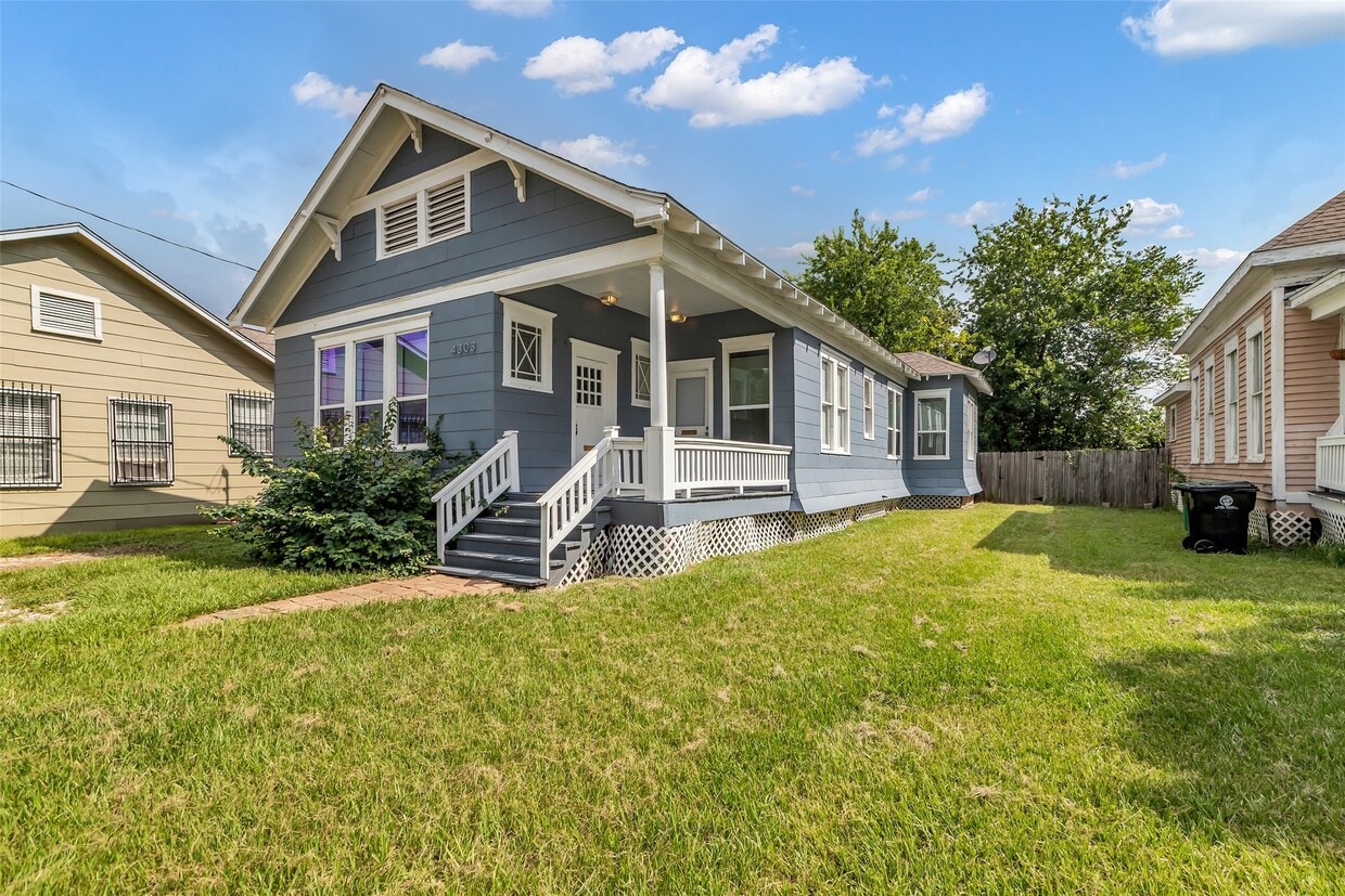 Primary Photo - 4303 McKinney St