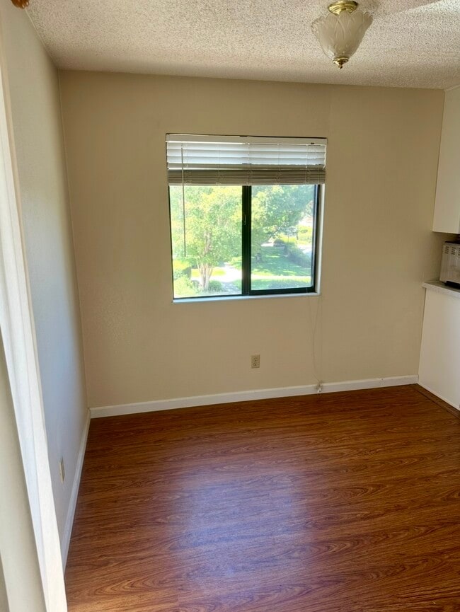 Dining room - 173 Park Place Dr