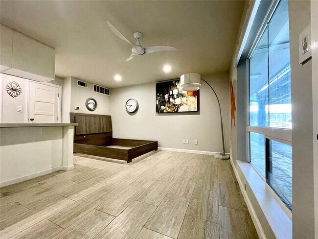 Foto del edificio - 3110 Red River St