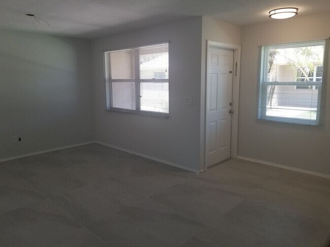 Photo - 1102 SE 8th Terrace Apartment