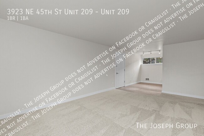 Foto del edificio - 3923 NE 45th St